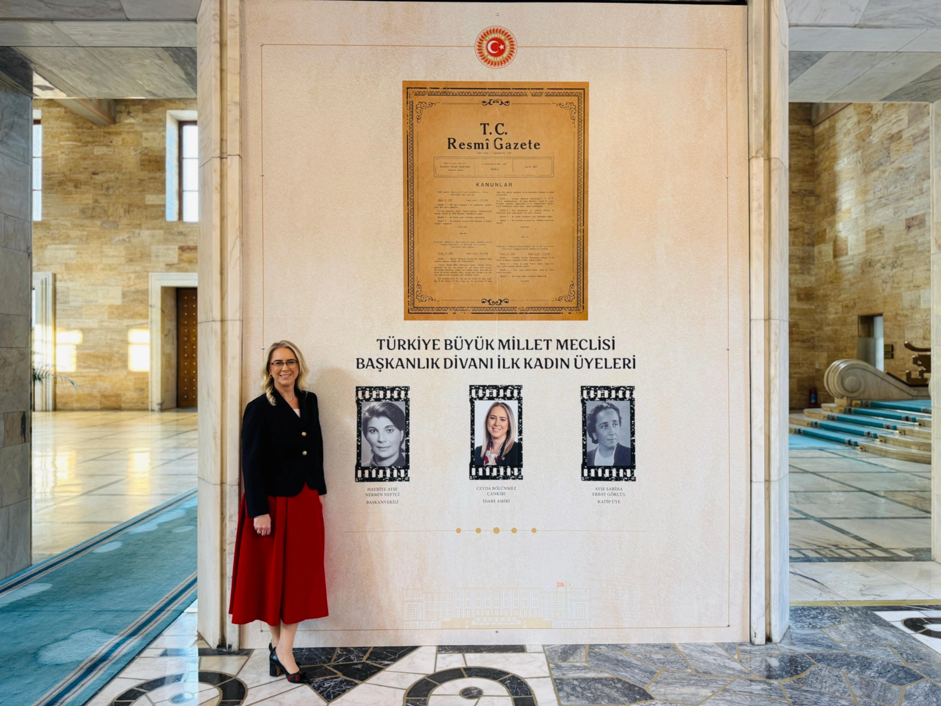 TBMM tarihinde bir ilk... Meclis'e kadın eli değdi